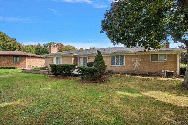 47683 Westlake Drive, Shelby Charter Township, MI 48315