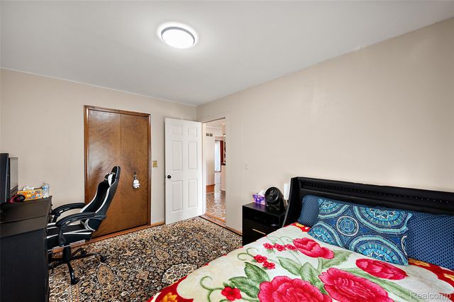 47683 Westlake Drive, Shelby Charter Township, MI 48315