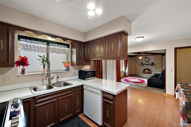 47683 Westlake Drive, Shelby Charter Township, MI 48315