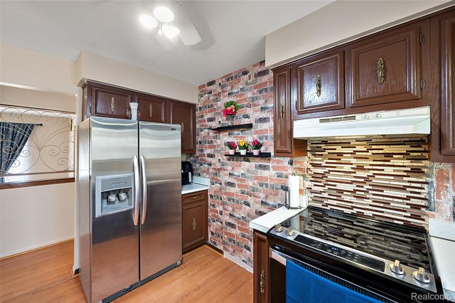47683 Westlake Drive, Shelby Charter Township, MI 48315