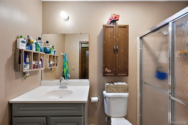 47683 Westlake Drive, Shelby Charter Township, MI 48315