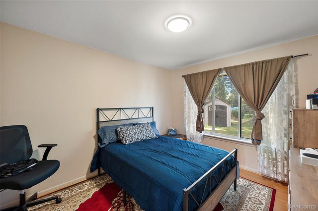 47683 Westlake Drive, Shelby Charter Township, MI 48315