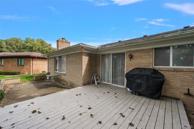 47683 Westlake Drive, Shelby Charter Township, MI 48315