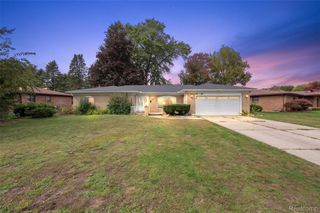47683 Westlake Drive, Shelby Charter Township, MI 48315