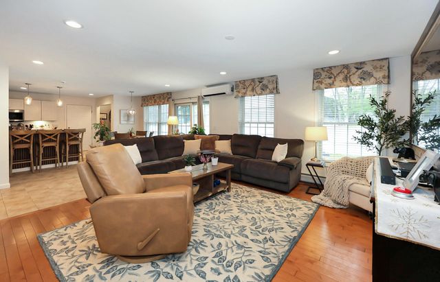 237 Stanton Street, Manchester, NH 03103