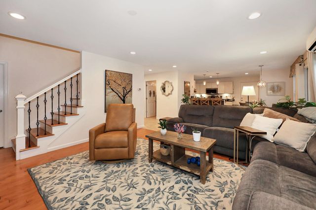 237 Stanton Street, Manchester, NH 03103
