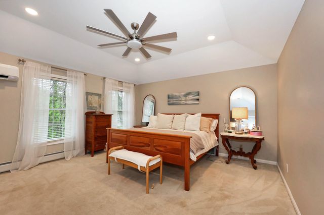 237 Stanton Street, Manchester, NH 03103