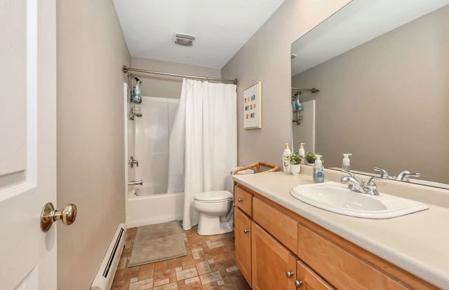 237 Stanton Street, Manchester, NH 03103