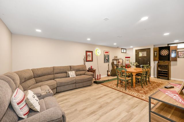 237 Stanton Street, Manchester, NH 03103