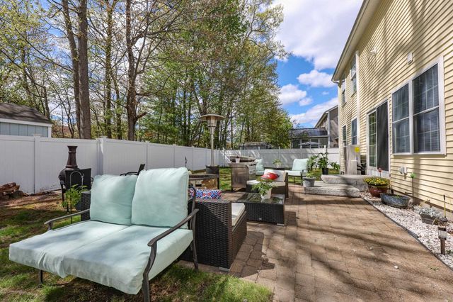 237 Stanton Street, Manchester, NH 03103