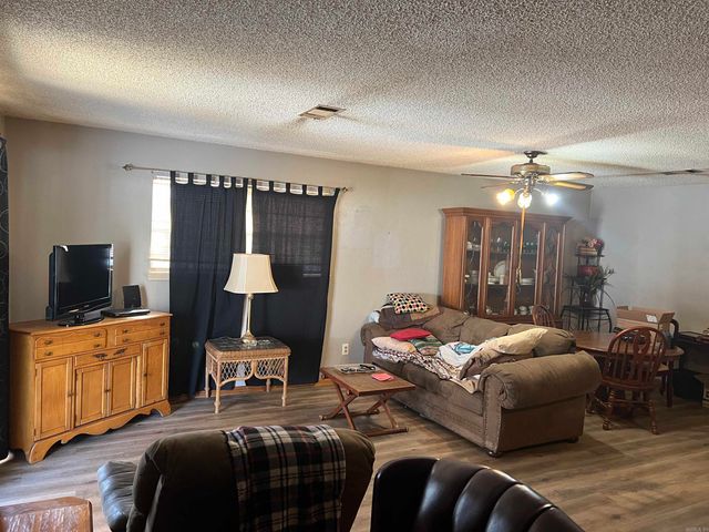 901 Brookview, Benton, AR 72015