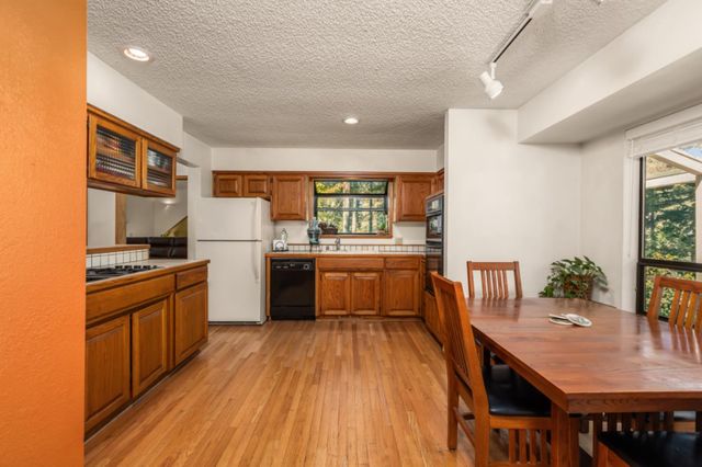 11693 Forest View Dr, Nevada City, CA 95959