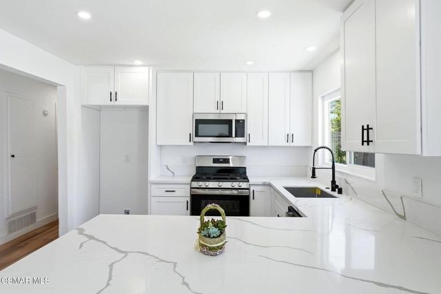 139 Devia Drive, Newbury Park, CA 91320