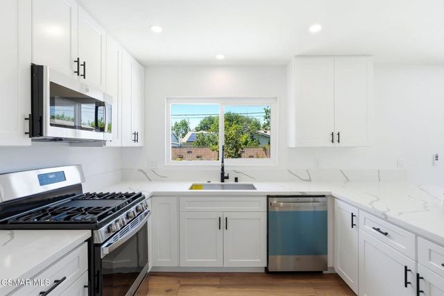 139 Devia Drive, Newbury Park, CA 91320