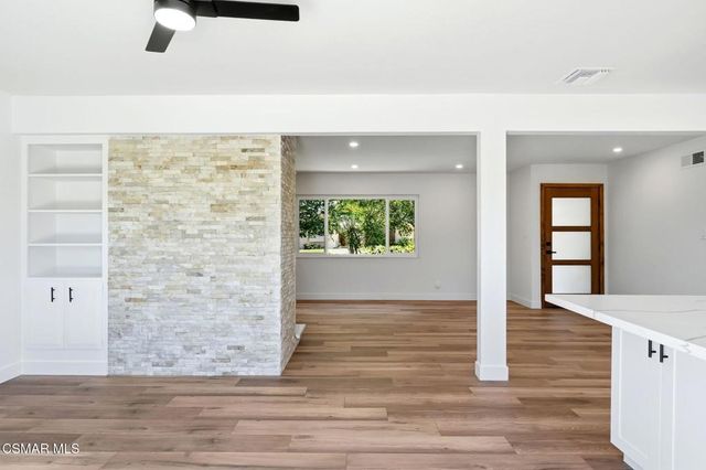139 Devia Drive, Newbury Park, CA 91320