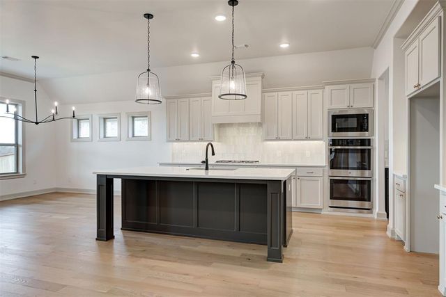 7916 Amber Ridge Drive, Edmond, OK 73034