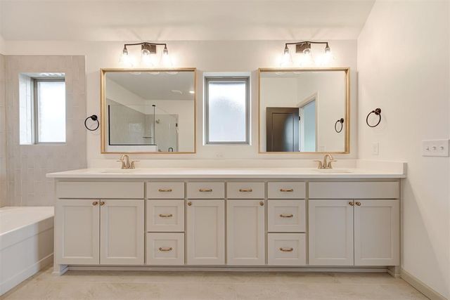 7916 Amber Ridge Drive, Edmond, OK 73034