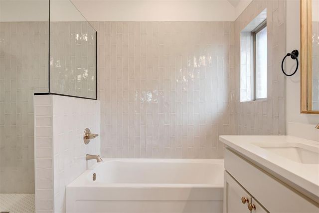 7916 Amber Ridge Drive, Edmond, OK 73034