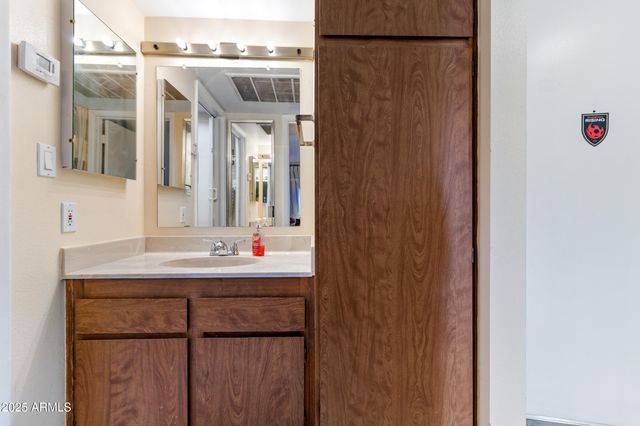 3033 E DEVONSHIRE Avenue 3003, Phoenix, AZ 85016