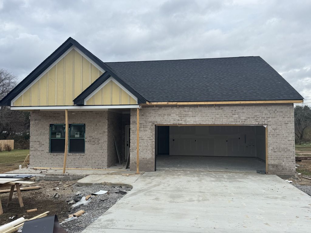 506 Morgan Dr, Smithville, TN 37166