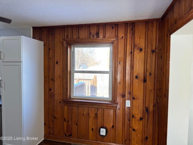 5117 Poplar Level Rd, Louisville, KY 40219