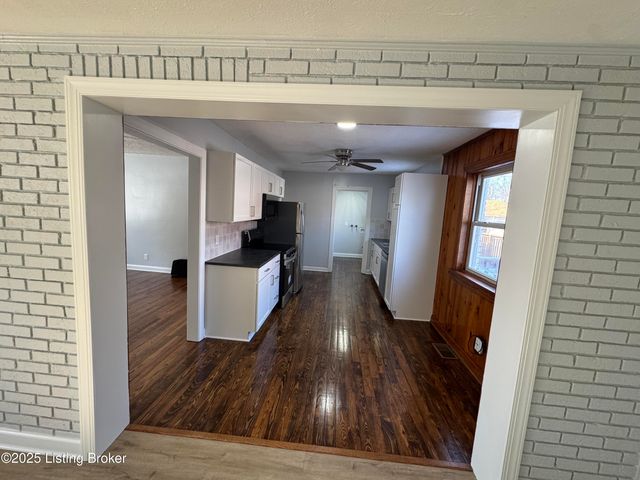 5117 Poplar Level Rd, Louisville, KY 40219