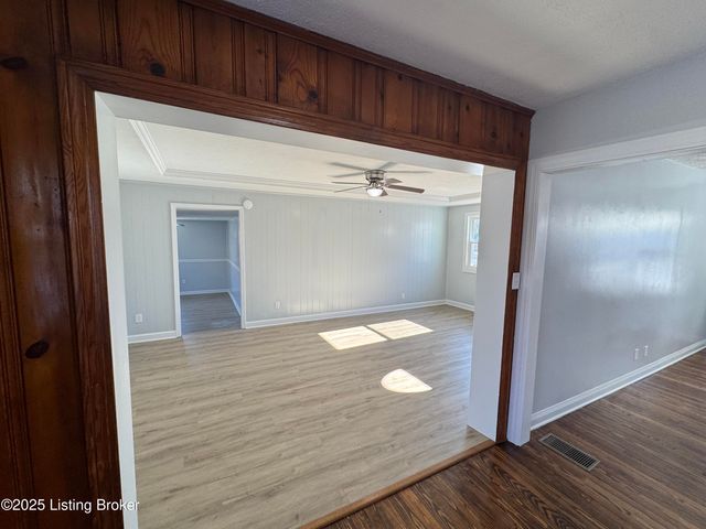 5117 Poplar Level Rd, Louisville, KY 40219