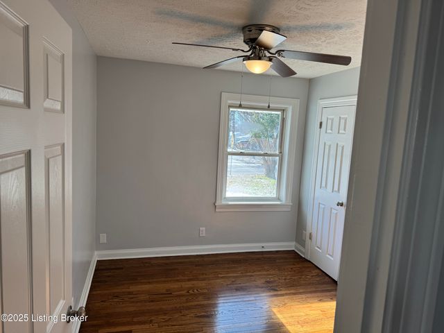 5117 Poplar Level Rd, Louisville, KY 40219