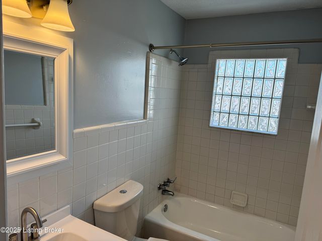 5117 Poplar Level Rd, Louisville, KY 40219