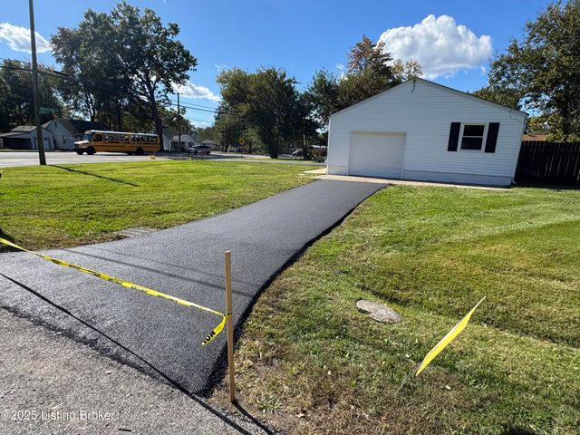 5117 Poplar Level Rd, Louisville, KY 40219