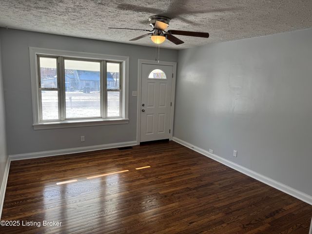 5117 Poplar Level Rd, Louisville, KY 40219