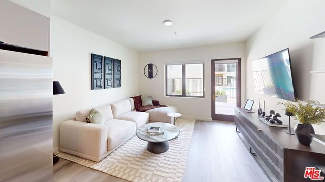 127 W Pomona Avenue 625, Monrovia, CA 91016