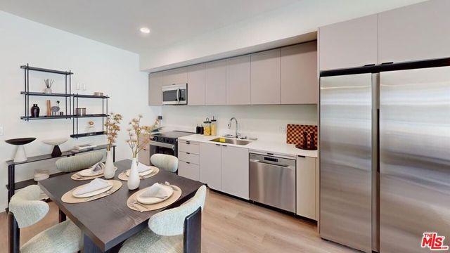 127 W Pomona Avenue 625, Monrovia, CA 91016