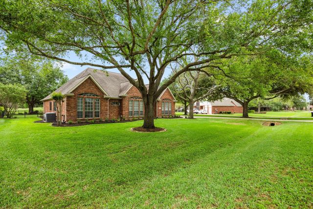 5210 Weston Drive, Weston Lakes, TX 77441