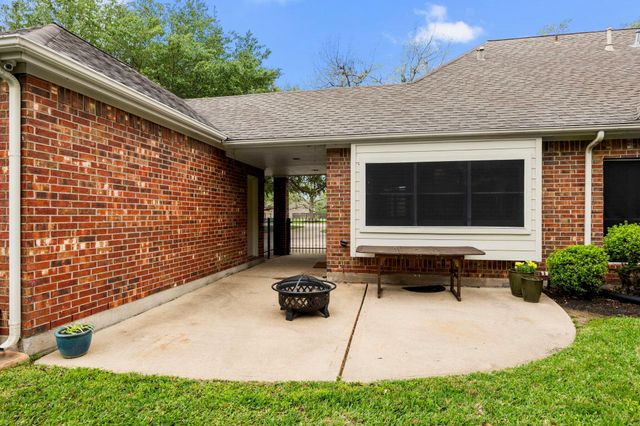 5210 Weston Drive, Weston Lakes, TX 77441