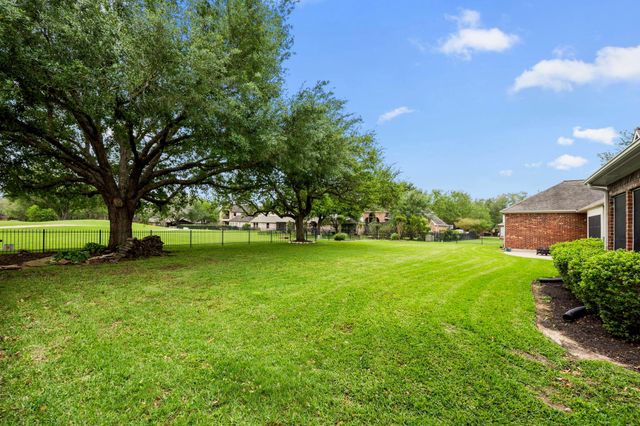 5210 Weston Drive, Weston Lakes, TX 77441