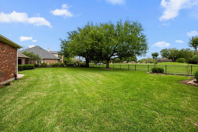 5210 Weston Drive, Weston Lakes, TX 77441