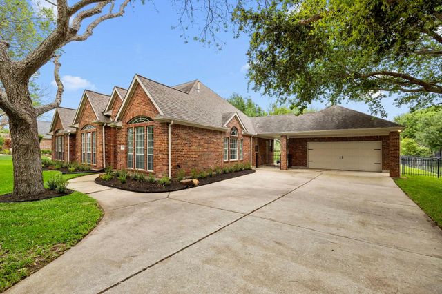 5210 Weston Drive, Weston Lakes, TX 77441