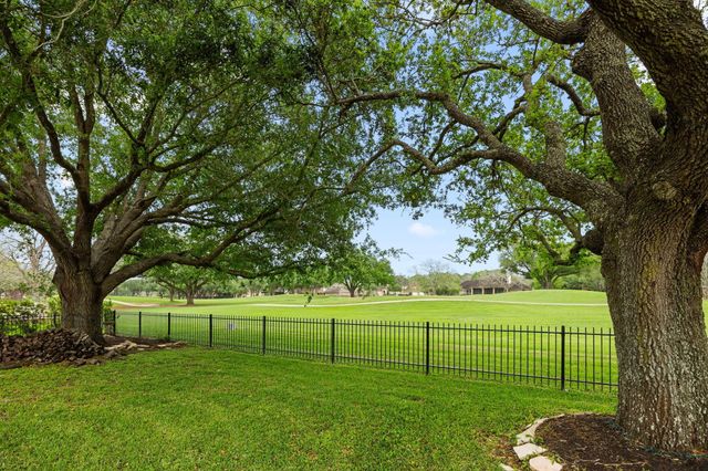 5210 Weston Drive, Weston Lakes, TX 77441