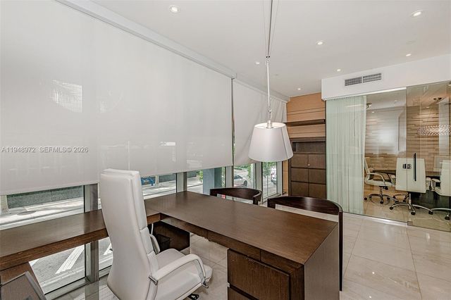 75 SE 6th St 201, Miami, FL 33131