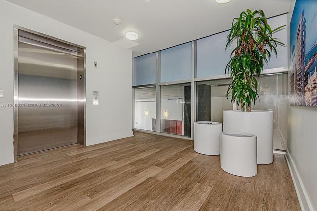 75 SE 6th St 201, Miami, FL 33131