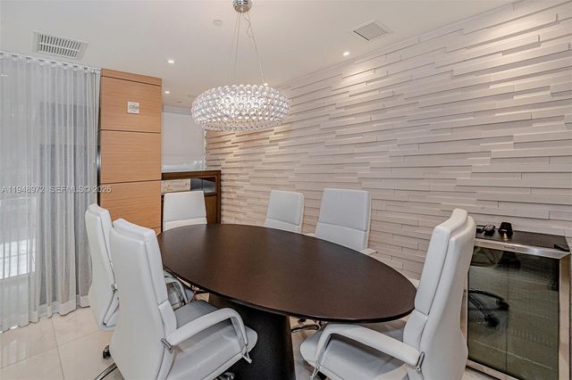 75 SE 6th St 201, Miami, FL 33131