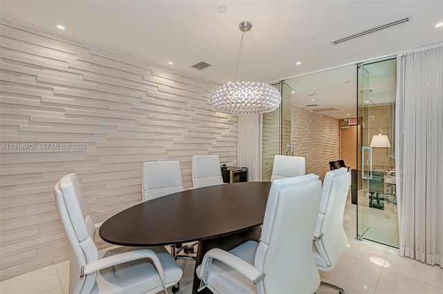 75 SE 6th St 201, Miami, FL 33131