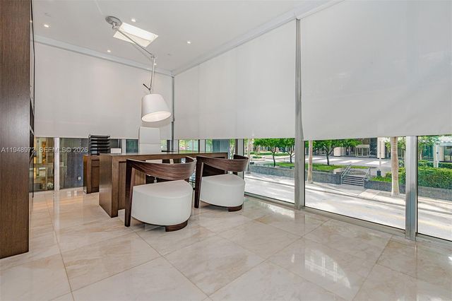 75 SE 6th St 201, Miami, FL 33131