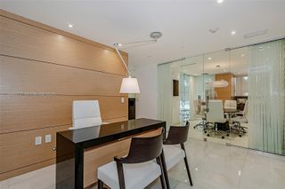 75 SE 6th St 201, Miami, FL 33131