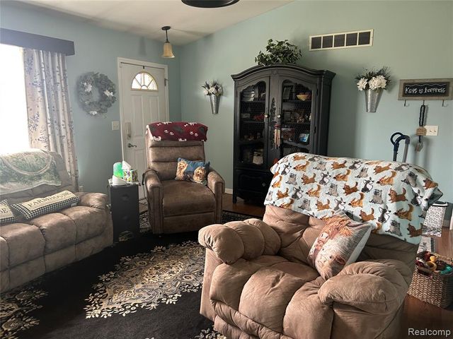 10150 Sharp Road, Swartz Creek, MI 48473