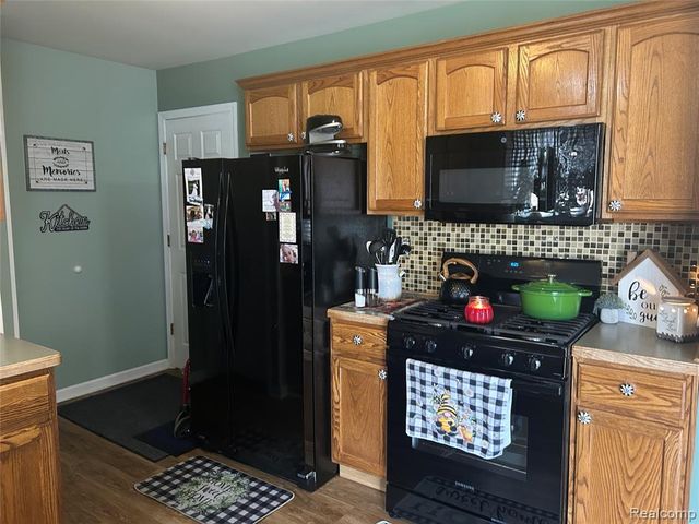 10150 Sharp Road, Swartz Creek, MI 48473
