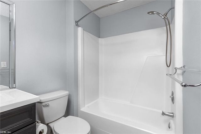 7 Mosely CIR, Chesapeake, VA 23320