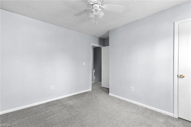 7 Mosely CIR, Chesapeake, VA 23320