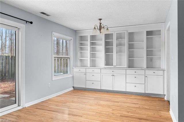 7 Mosely CIR, Chesapeake, VA 23320